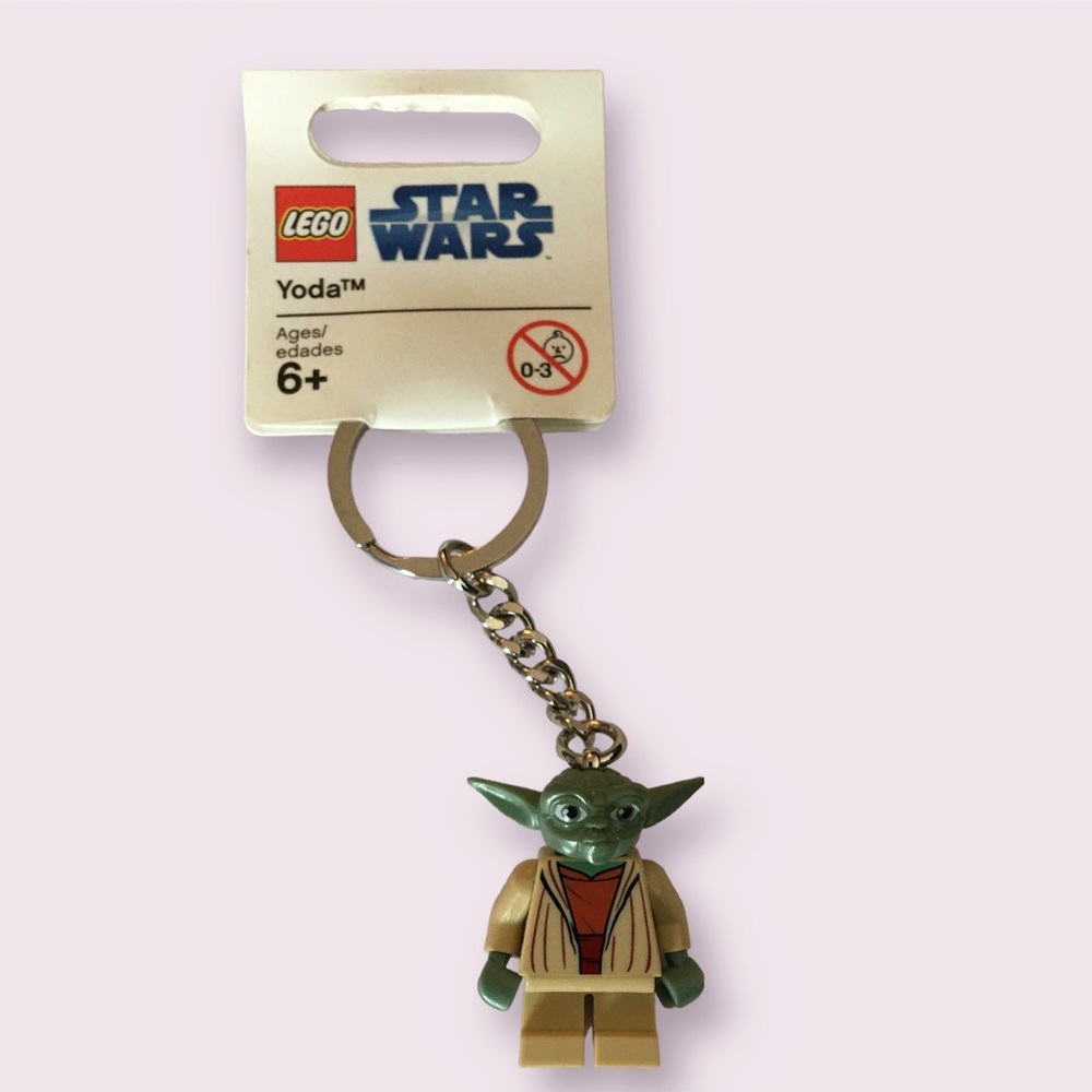 NEW LEGO STAR WARS KEYCHAIN YODA